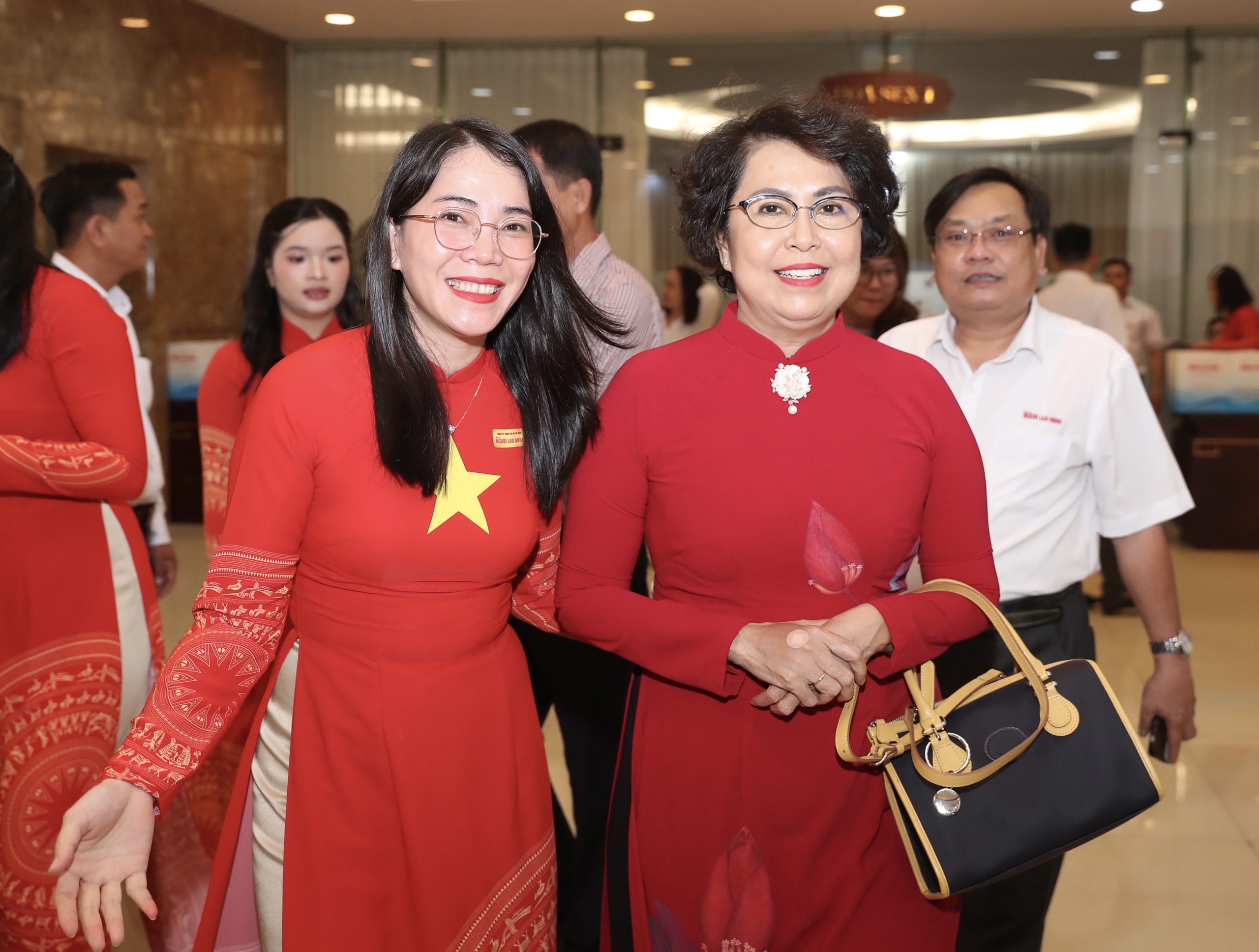 To&agrave;n cảnh Lễ kỷ niệm 7 năm chương tr&igrave;nh Tự h&agrave;o cờ Tổ quốc - Ảnh 6.
