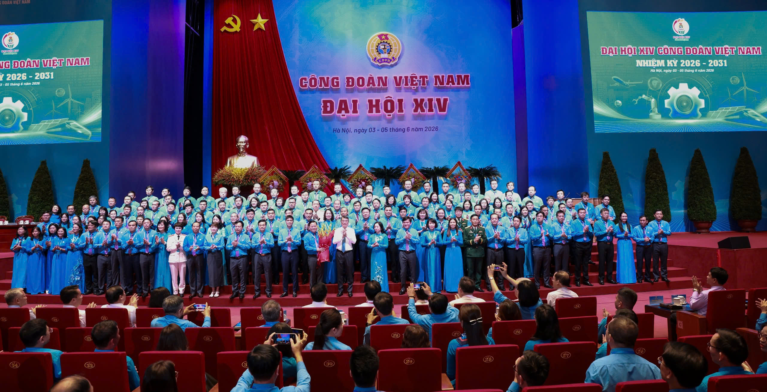 Chủ tịch LĐLĐ TPHCM B&ugrave;i Thanh Nh&acirc;n được bầu v&agrave;o Ban Thường vụ Tổng LĐLĐ Việt Nam kh&oacute;a mới - Ảnh 1.