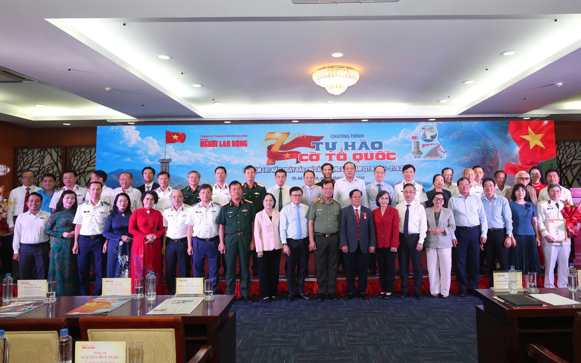 Báo Người Lao Động tổ chức Lễ kỷ niệm 7 năm chương trình Tự hào cờ Tổ quốc