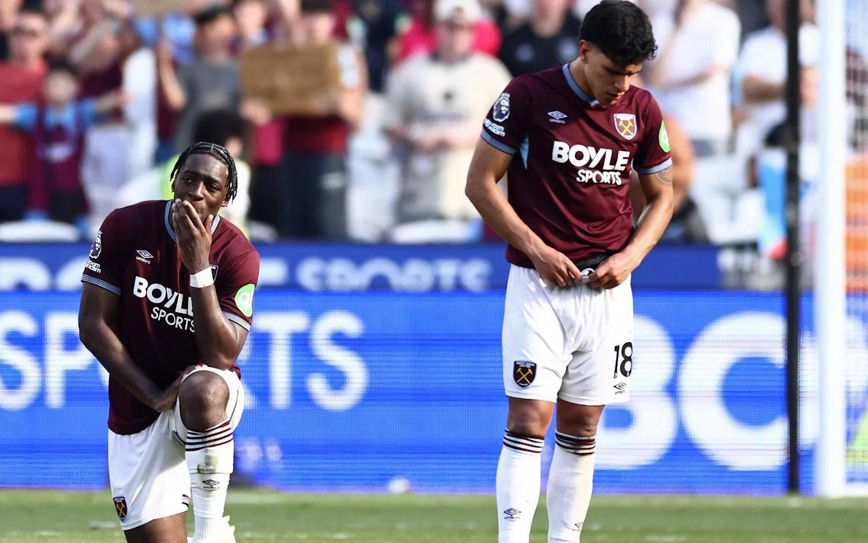Đồng chủ tịch West Ham rời CLB giữa tâm bão tranh cãi