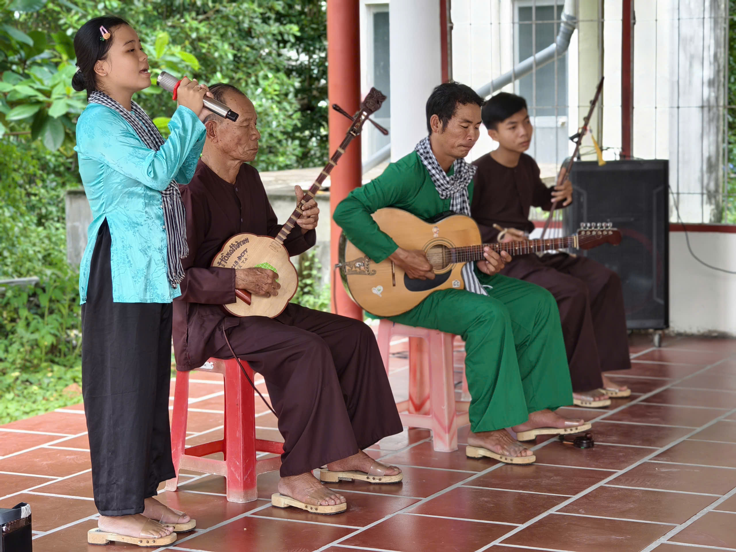 Khi ruộng muối, vườn c&acirc;y "kể chuyện" l&agrave;m du lịch - Ảnh 3.