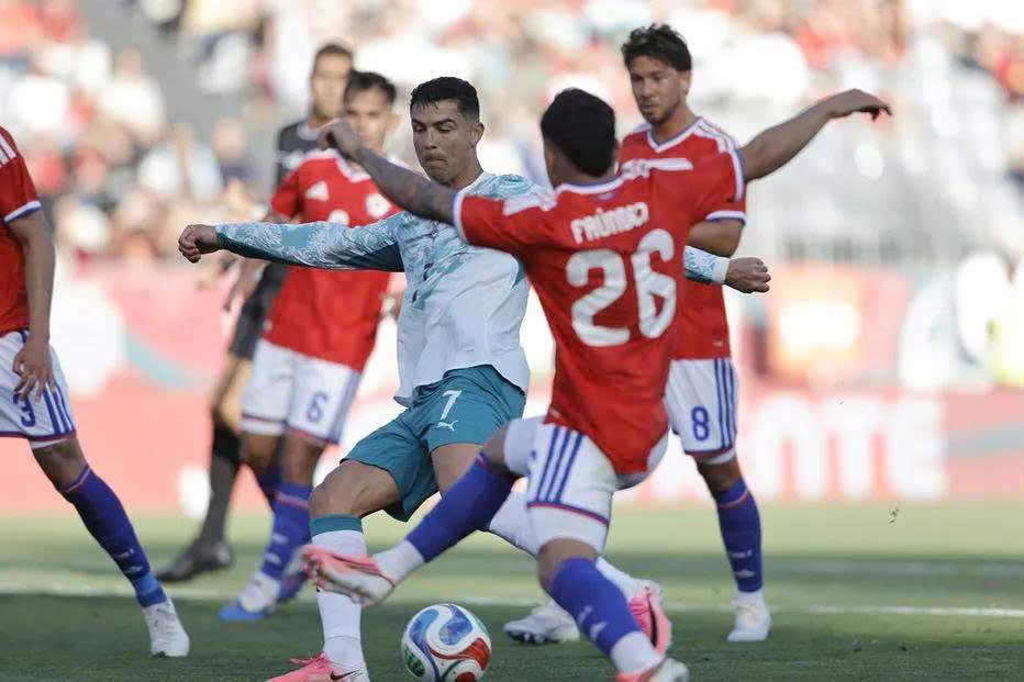 Bồ Đ&agrave;o Nha c&oacute; mạnh hơn nếu thiếu Ronaldo? - Ảnh 1.