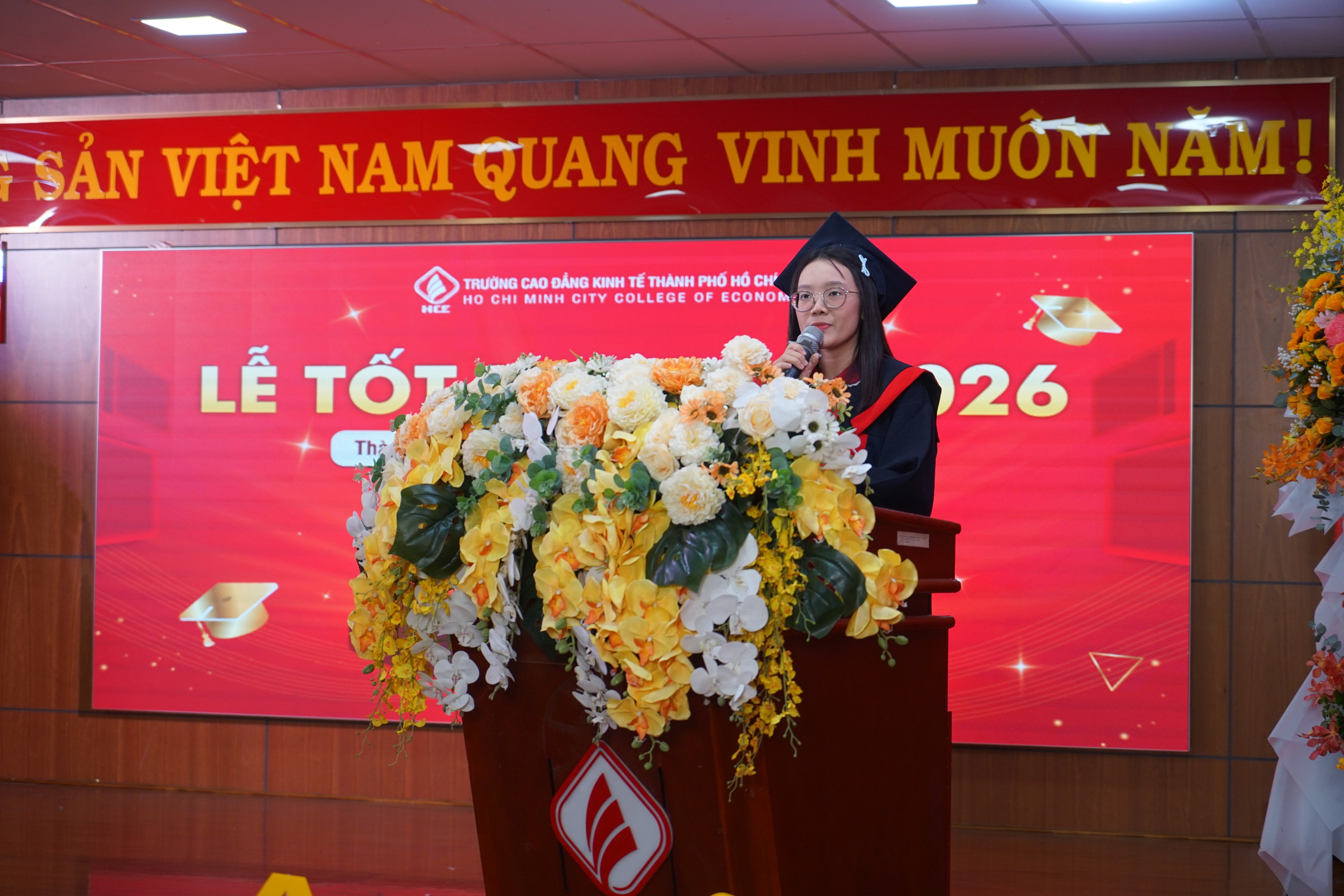 Từ ngã rẽ học tập đến danh hiệu thủ khoa - Ảnh 1.