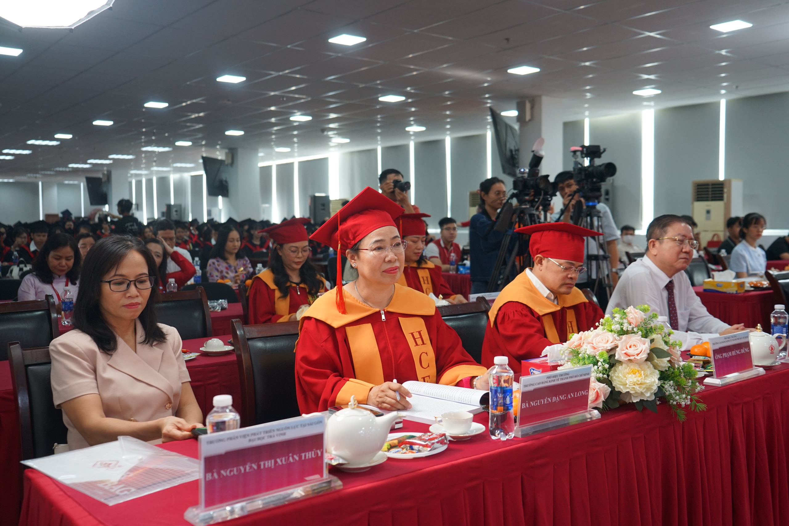Từ ngã rẽ học tập đến danh hiệu thủ khoa - Ảnh 5.