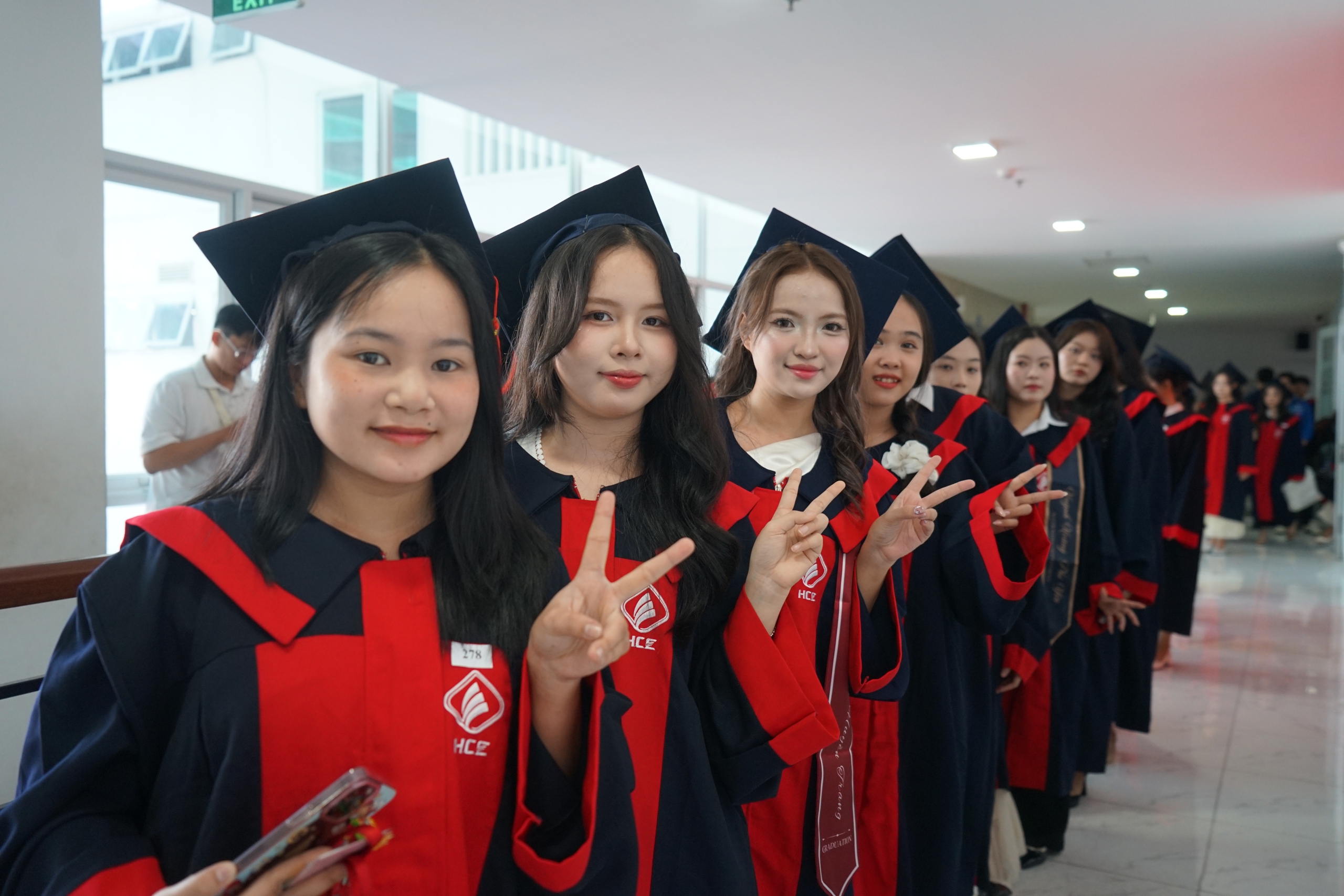 Từ ngã rẽ học tập đến danh hiệu thủ khoa - Ảnh 3.