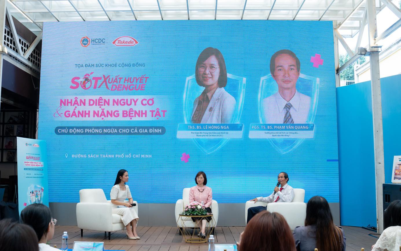 Truyền 10 lít máu cứu sống cô bé 12 tuổi bị sốt xuất huyết Dengue
