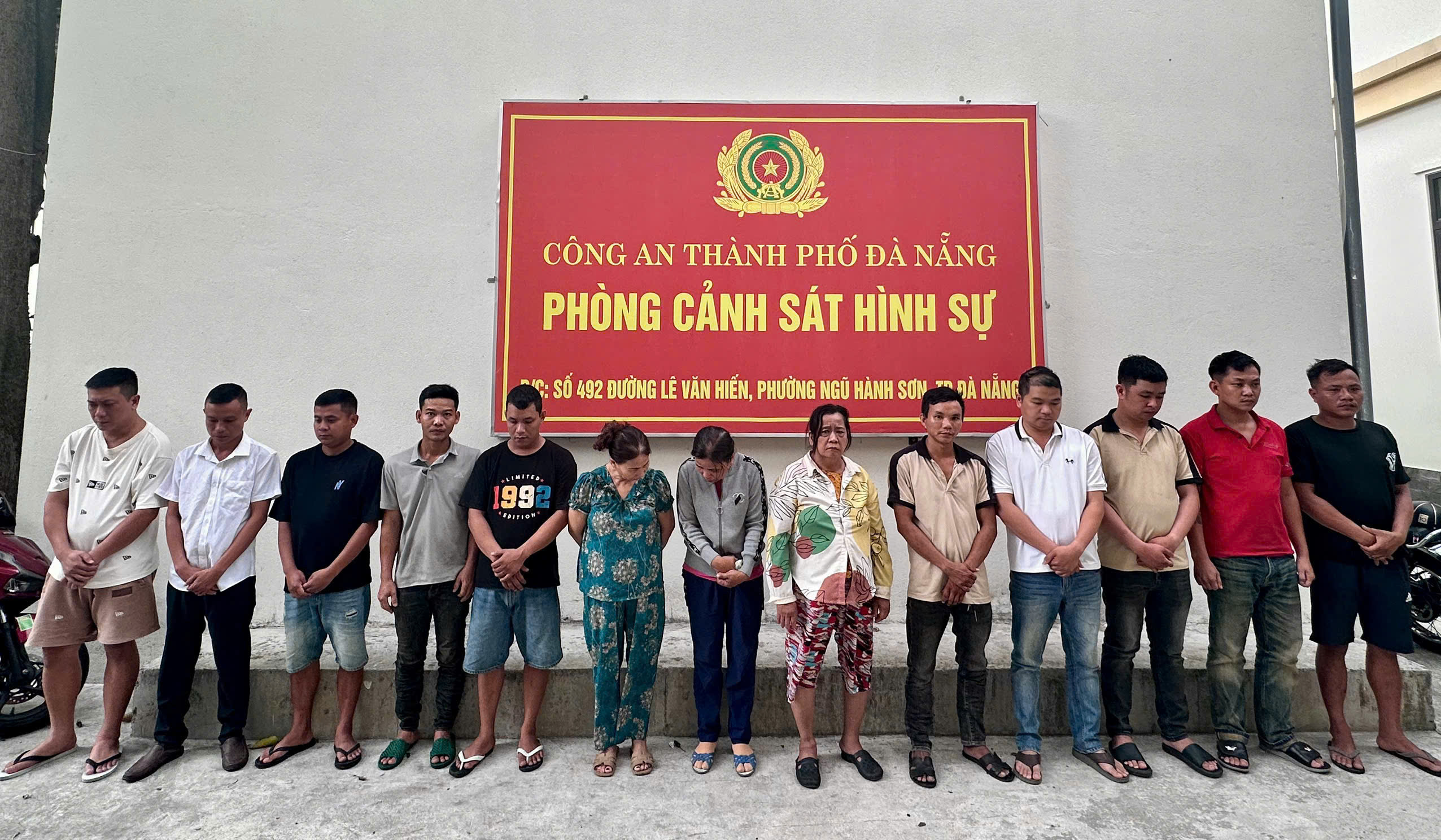 Triệt xóa đường dây đánh bạc trước World Cup 2026 tại Đà Nẵng - Ảnh 1.
