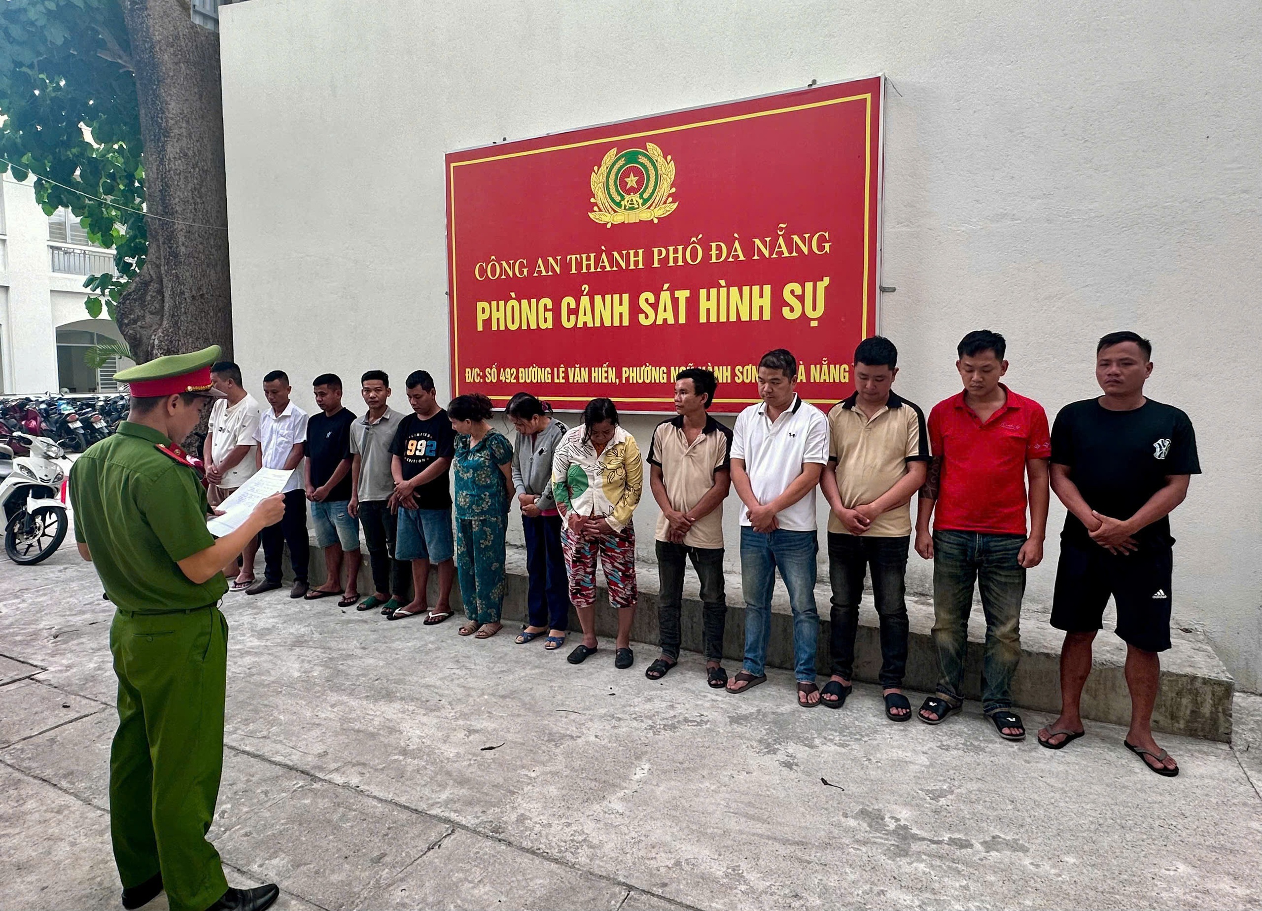Triệt xóa đường dây đánh bạc trước World Cup 2026 tại Đà Nẵng - Ảnh 2.
