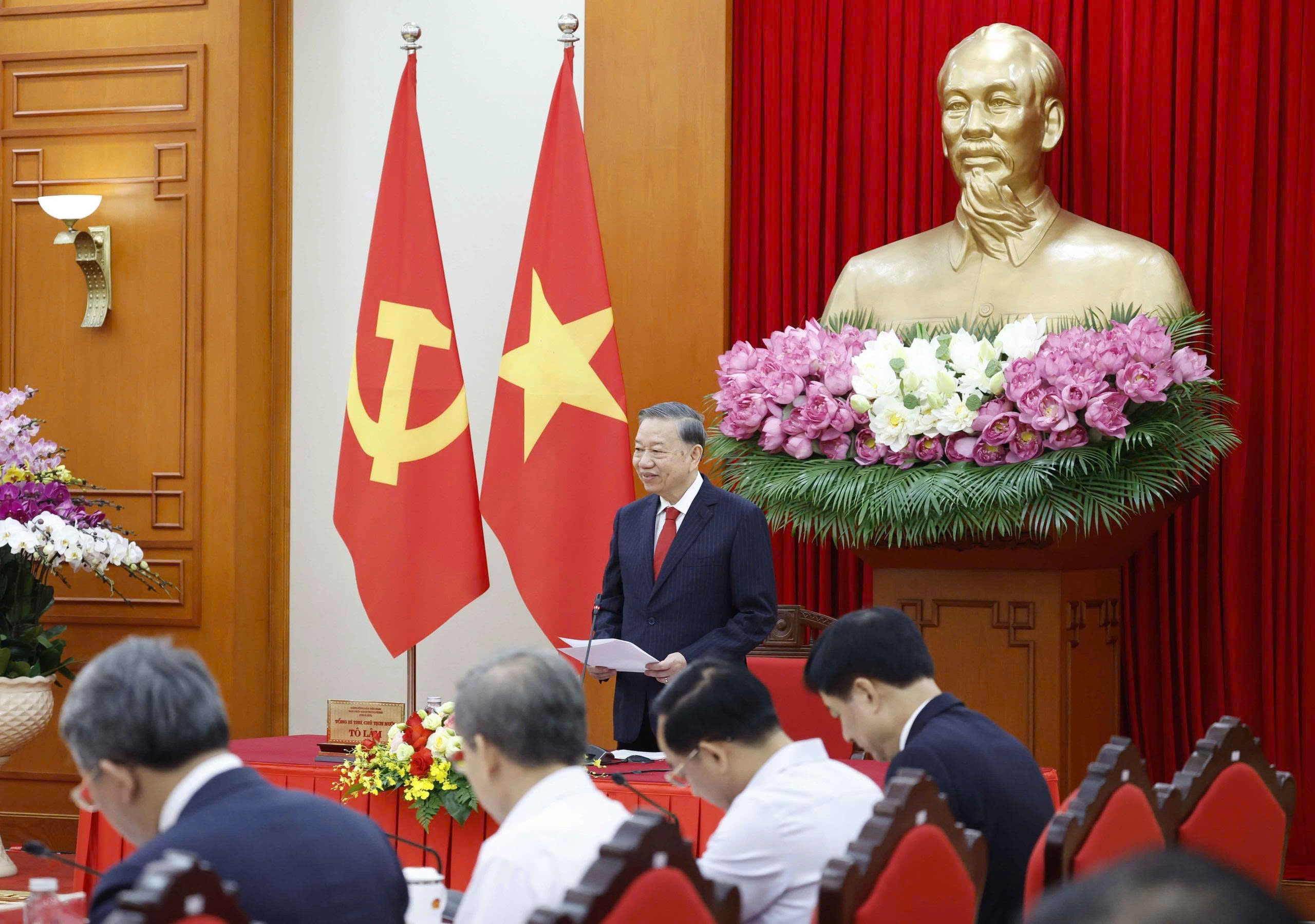 Tổng Bí thư Tô Lâm nhấn mạnh vai trò lý luận trong phát triển đất nước 2026 - Ảnh 1.