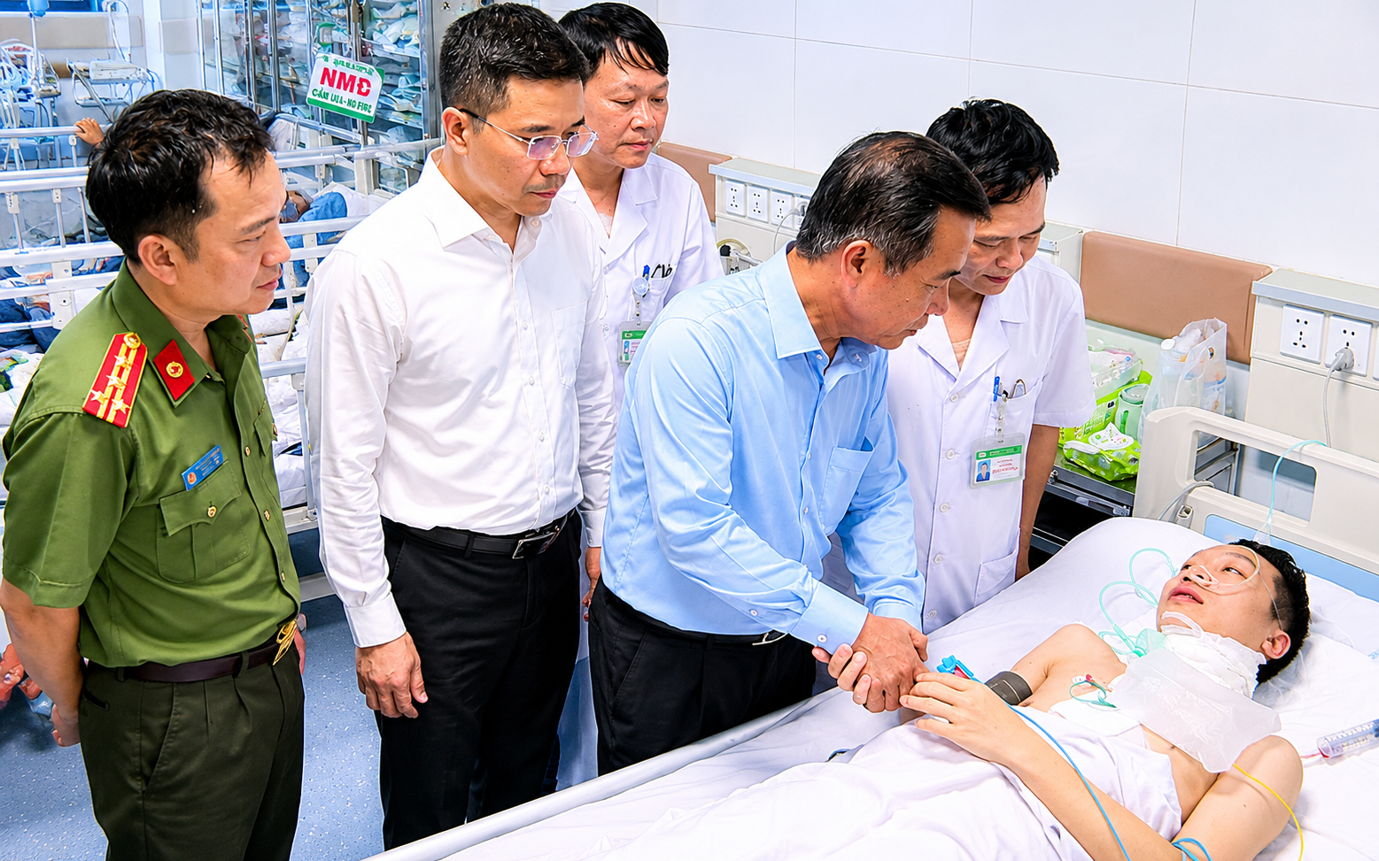 Trung tá công an bị đâm trọng thương khi làm nhiệm vụ