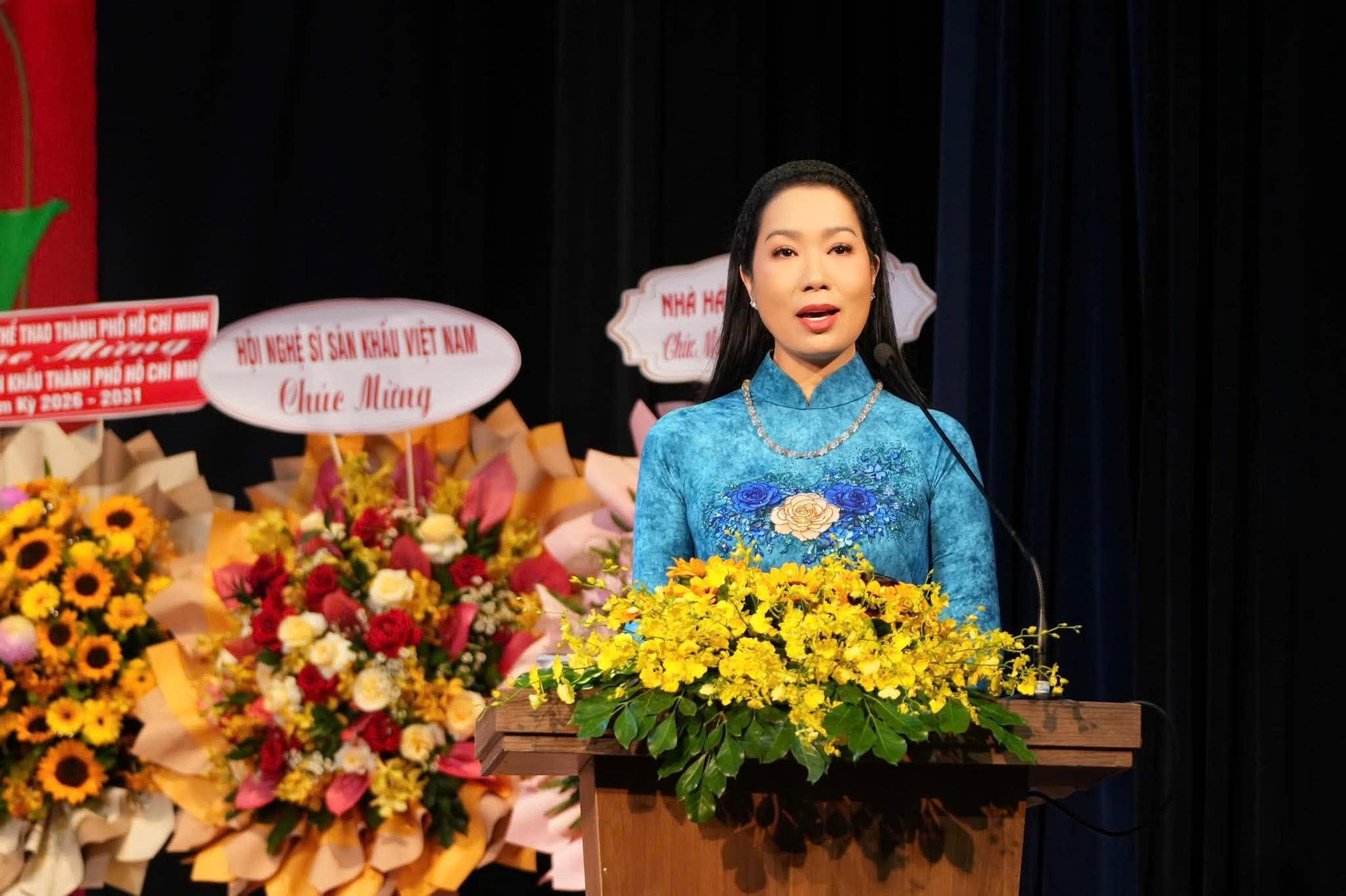 NSND Trịnh Kim Chi giữ cương vị Chủ tịch Hội S&acirc;n khấu TP HCM - Ảnh 1.
