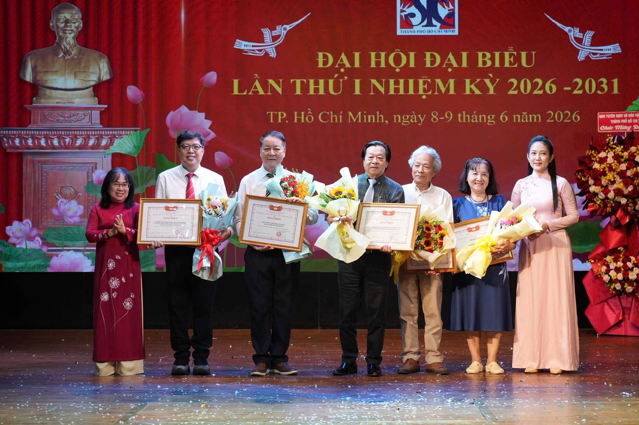 NSND Trịnh Kim Chi giữ cương vị Chủ tịch Hội S&acirc;n khấu TP HCM - Ảnh 3.