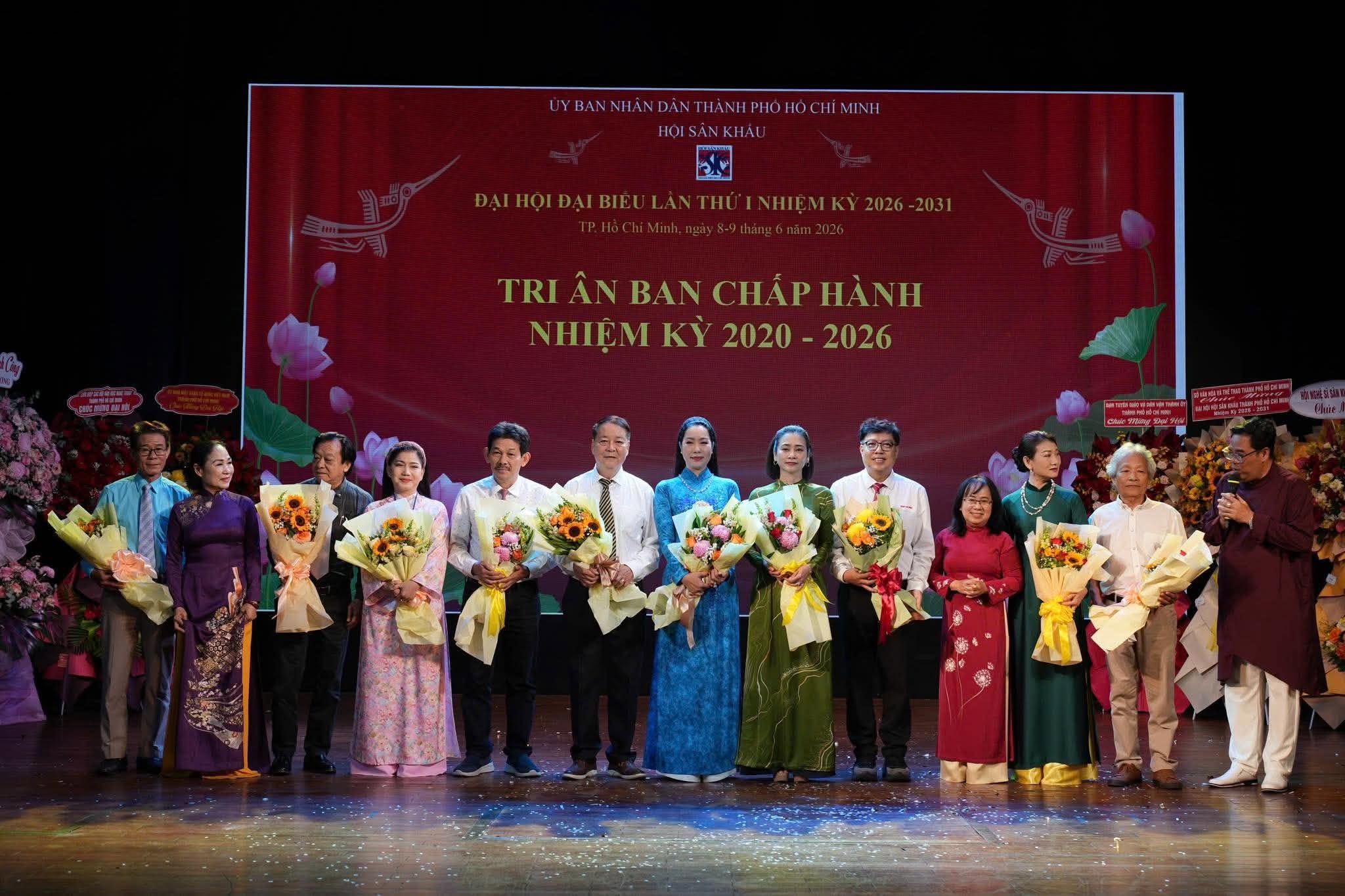 NSND Trịnh Kim Chi giữ cương vị Chủ tịch Hội S&acirc;n khấu TP HCM - Ảnh 4.