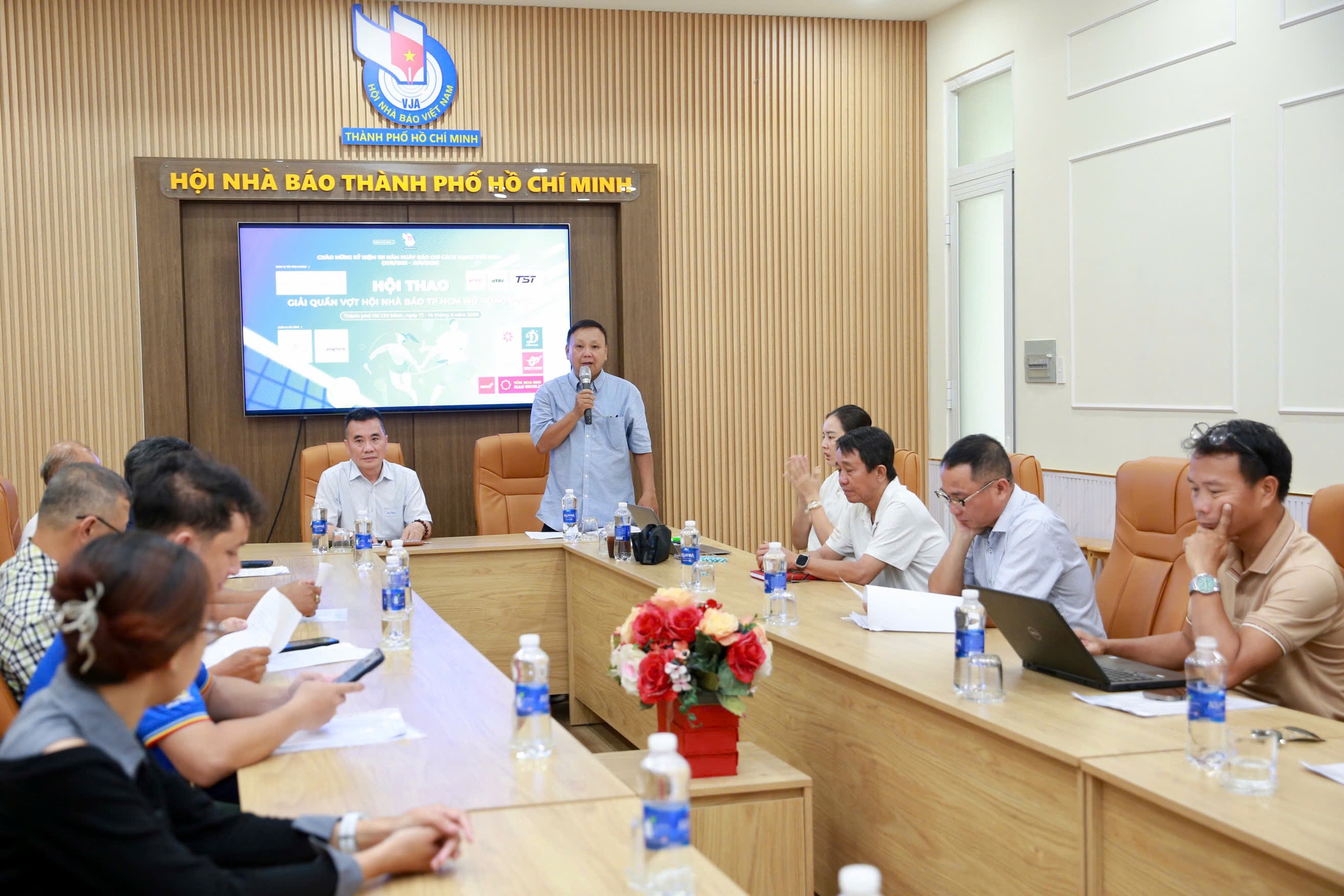 92 tay vợt tranh tài tại Giải Quần vợt Hội Nhà báo TP HCM mở rộng 2026 - Ảnh 1.