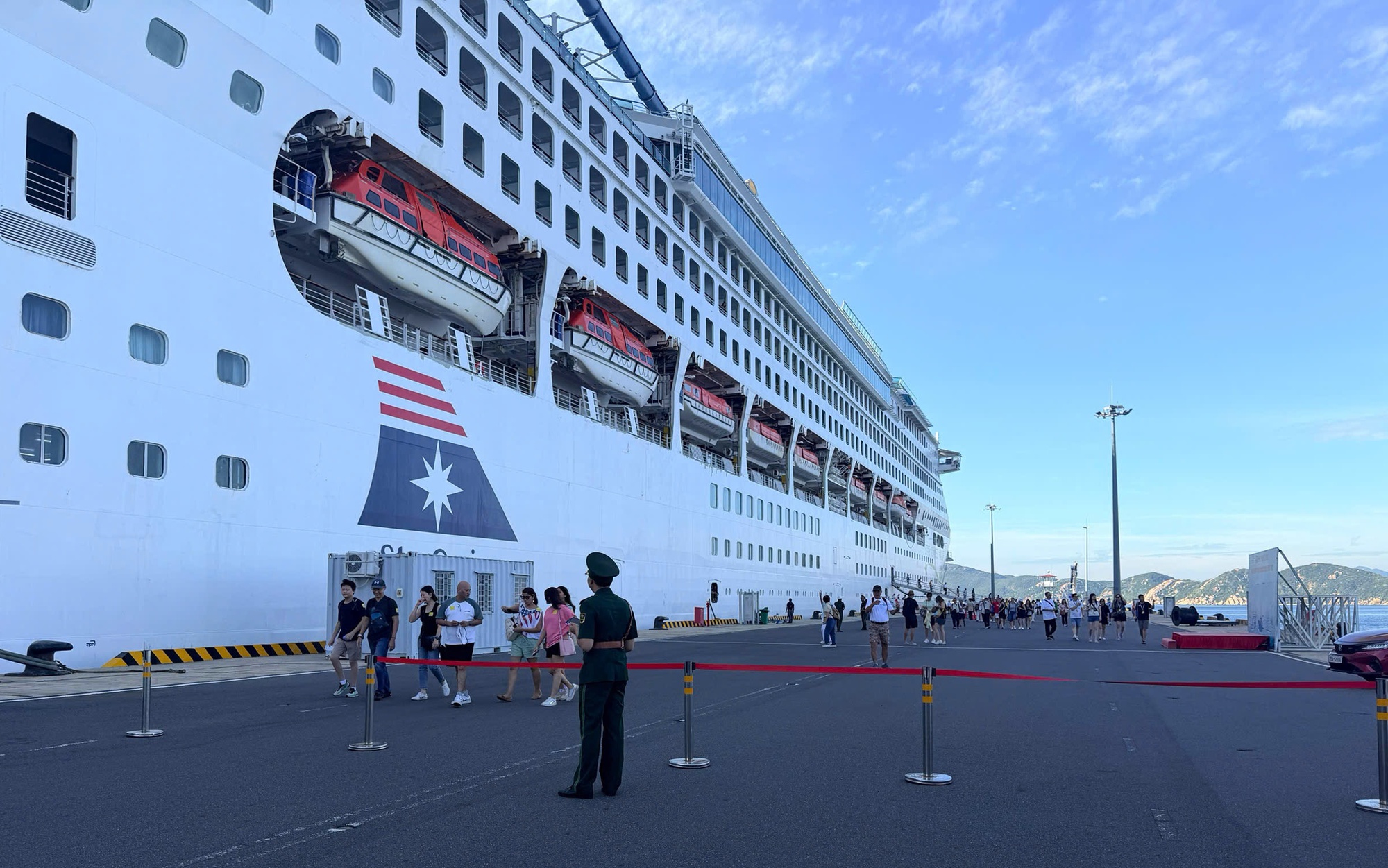Khánh Hòa đón hơn 1.300 du khách quốc tế từ tàu biển Star Voyager