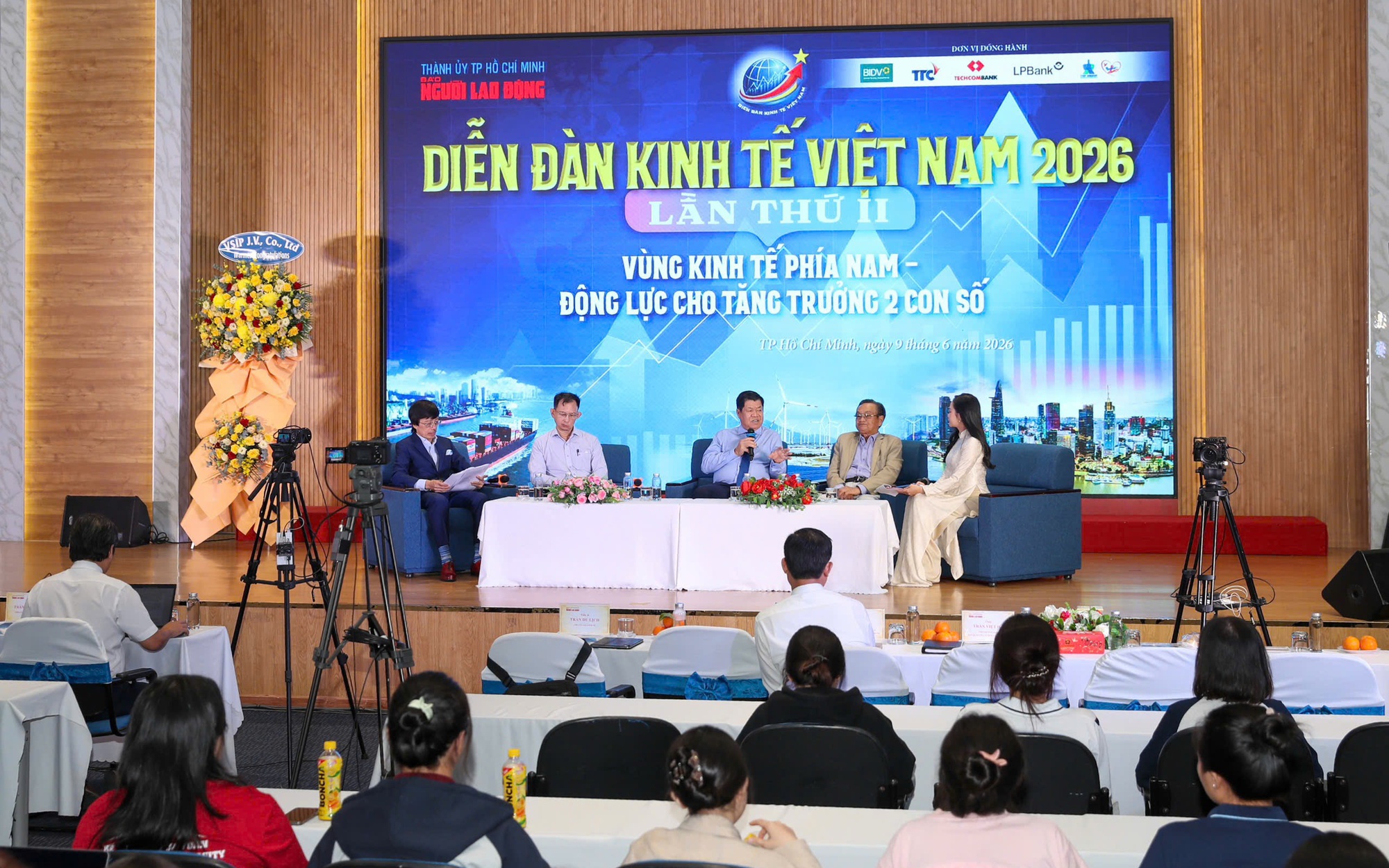 Cần tăng cường kết nối để lưu thông hàng hóa thông suốt trên phạm vi toàn vùng Đông Nam Bộ