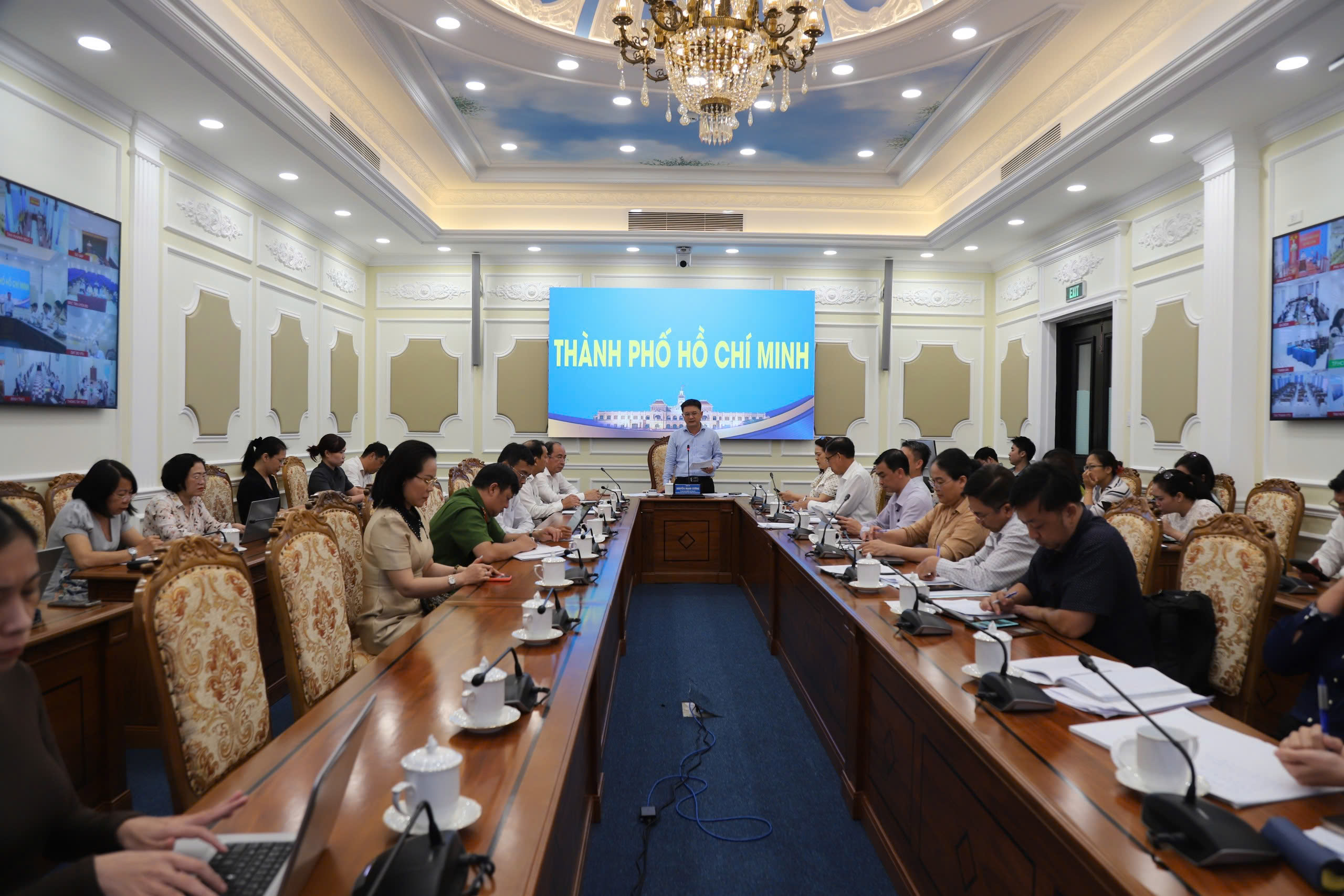 TPHCM tăng tốc kh&aacute;m sức khỏe to&agrave;n d&acirc;n - Ảnh 1.