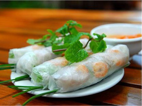Gỏi cuốn Việt đình đám ở Úc