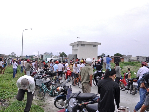 Nam thanh niên chết bí ẩn trong tủ điện
