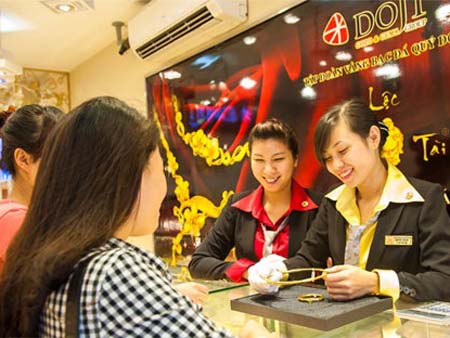 Vàng lao dốc vẫn đấu thầu đến 40.000 lượng