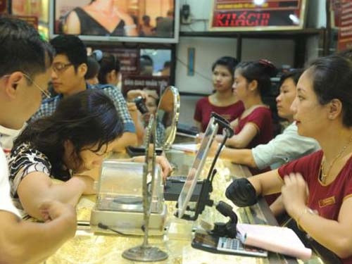 Vàng, dầu đồng loạt lao dốc