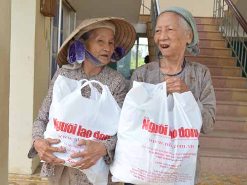 Món quà tinh thần với người dân sau cơn bão dữ