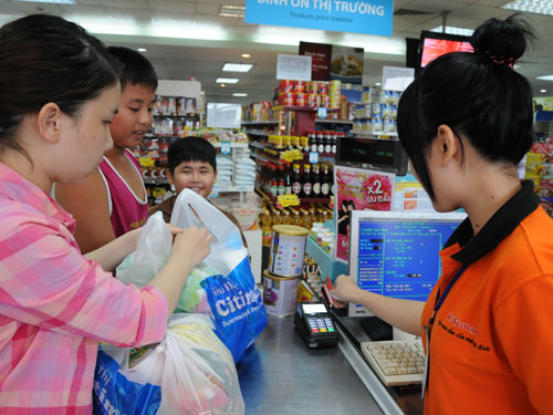 Có tiền mặt “mắc chi cà quẹt”?