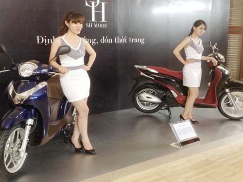 Thị trường xe máy vẫn còn khó khăn