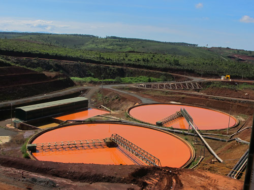Bauxite gặp khó vì không có đường!