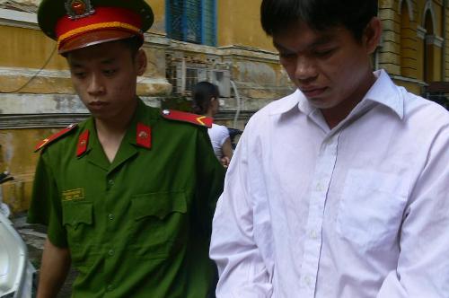 Con nghiện “hít” 21 chiếc xe máy