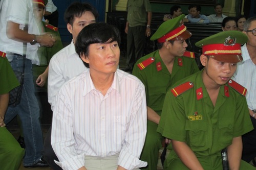Nguyên phóng viên Báo Tuổi Trẻ Hoàng Khương ra tòa