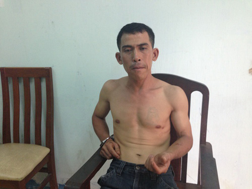 Kẻ cướp dùng bột ớt tấn công công an