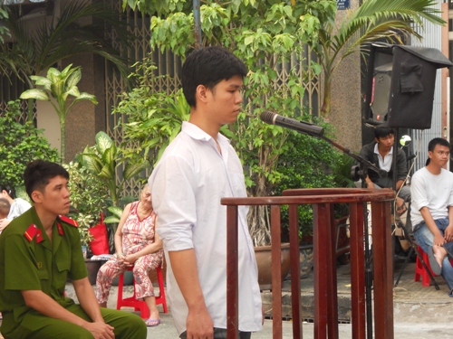 Rủ nhau đi cướp lấy tiền chơi game
