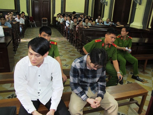Vừa ra tù, hai thanh niên lại giết người man rợ