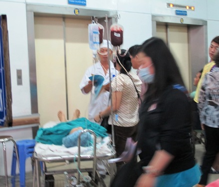 Nữ điều dưỡng đâm đồng nghiệp 2 nhát