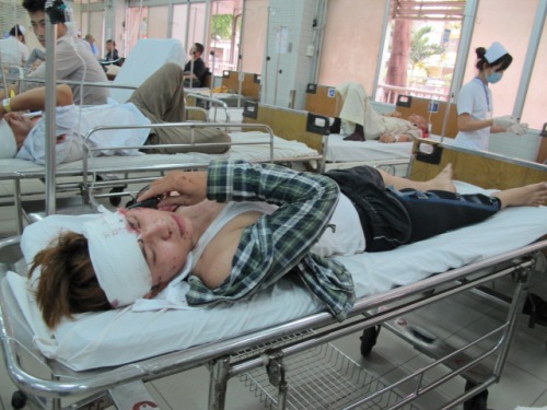 Chuyển bệnh, 3 người trên xe cấp cứu tử nạn