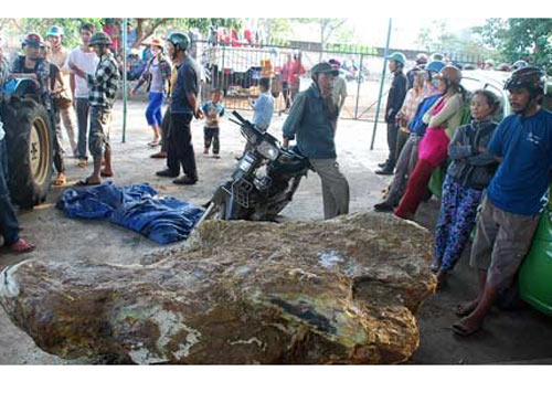 Vì một hòn đá, huyện - xã  “động binh”