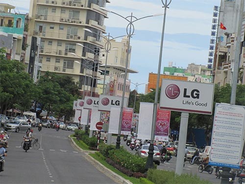 Độc quyền quảng cáo ở Đà Nẵng: Nhiều “đặc ân” cho VietArt OOH