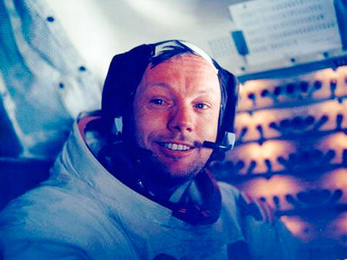 Neil Armstrong: Người hùng trầm lặng