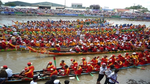 Festival đua ghe Ngo khu vực đồng bằng sông Cửu Long