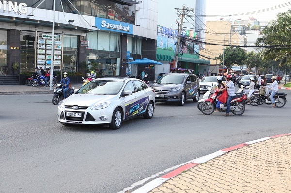 Vietnam Motor Show 2013 - Sôi động diễu hành đường phố