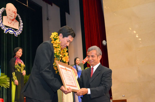 Cống hiến hết mình