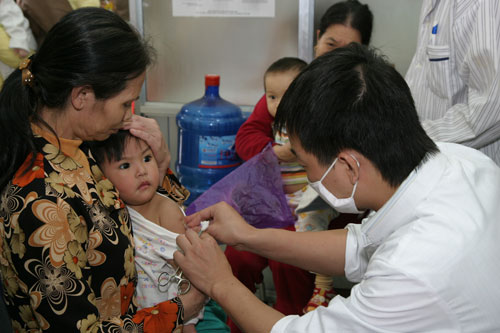 Xem lại quy trình tiêm chủng vắc-xin