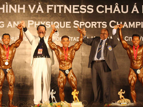Kỷ lục gia Phạm Văn Mách