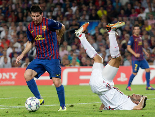 Milan tái đấu Barca tại tứ kết Champions League