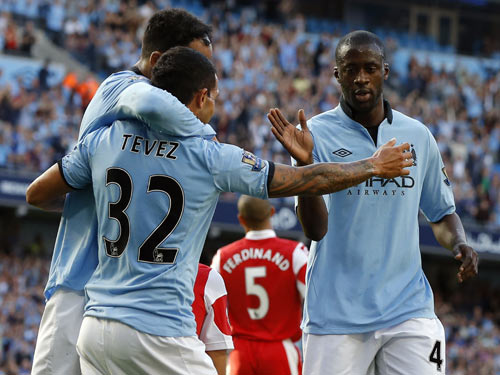Man City thắng đậm vẫn lo