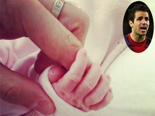 Fabregas khoe "công chúa" đầu lòng