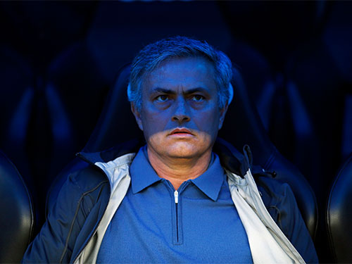 Mourinho cũng "nghịch ngợm"