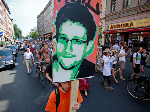 Nga, Trung "không có cửa" nắm tài liệu mật của Snowden
