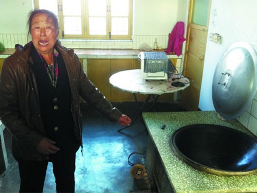 Trung Quốc: Bé 3 tháng tuổi bị ném vào vạc nước sôi